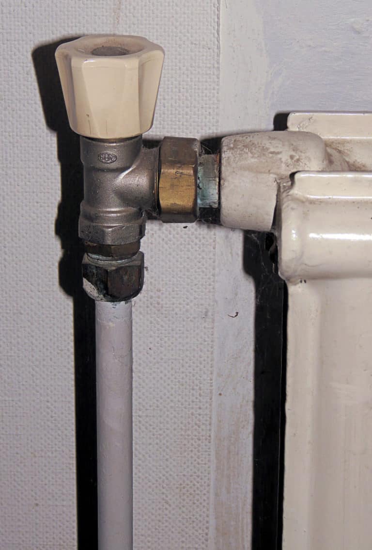 radiator-valve-stuck-how-to-unstick-it-step-by-step